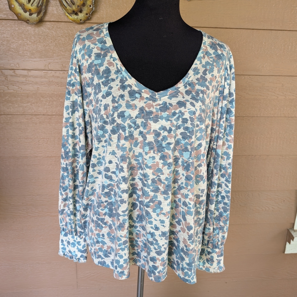 Democracy Blue and Cream Patterned Balloon Sleeve Top